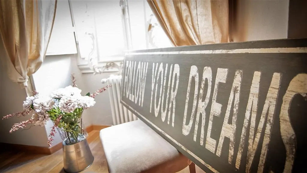 Stunning Apt 5Min Walk To Duomo Florence Apartment